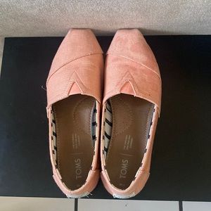 Toms size 7 perfect for summer